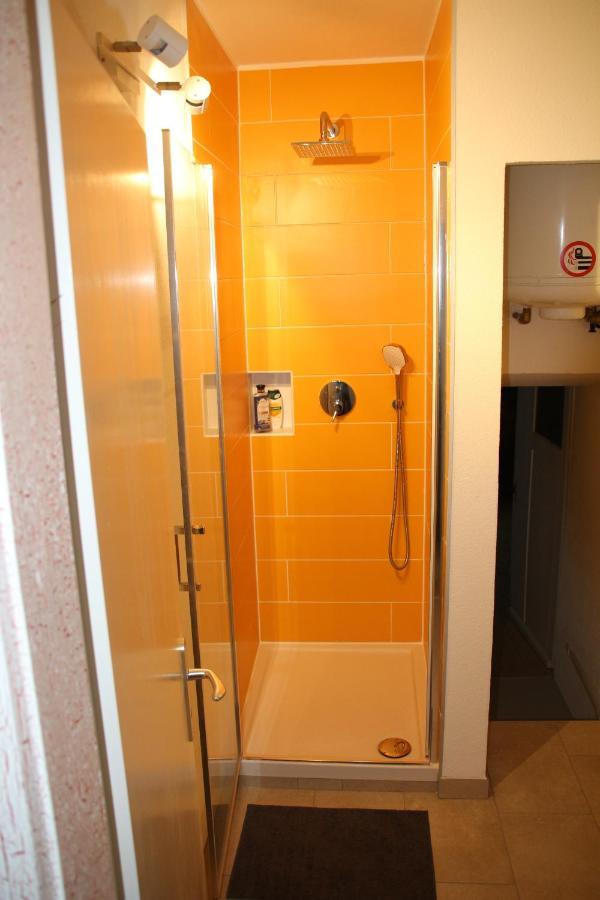 Airolo With Private Parking Apartment Exterior photo